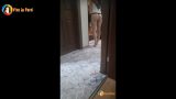 Türbanlı Orospu Kuryeye Kapıyı Çıplak Açıyor